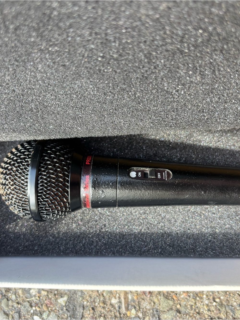 V-tech Black Dynamic Handheld Microphone with On/Off Switch